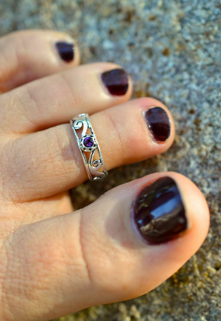 toe ring silver spiral band with stone