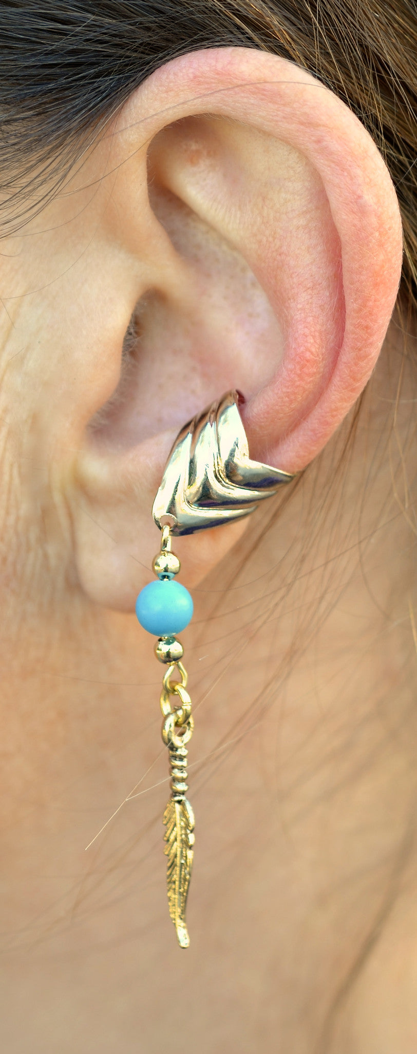 Ear Cuff WIth Charm Feather - Gold